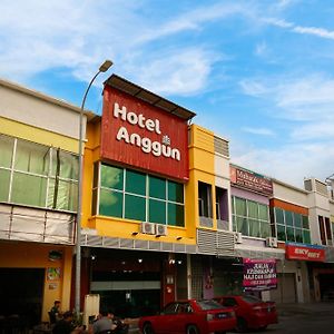 Anggun Hotel